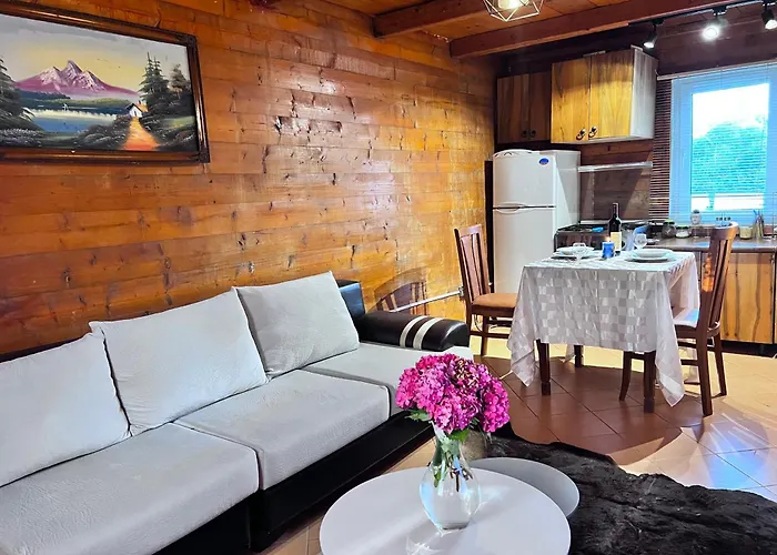 White Villa Baks-Rrjoll